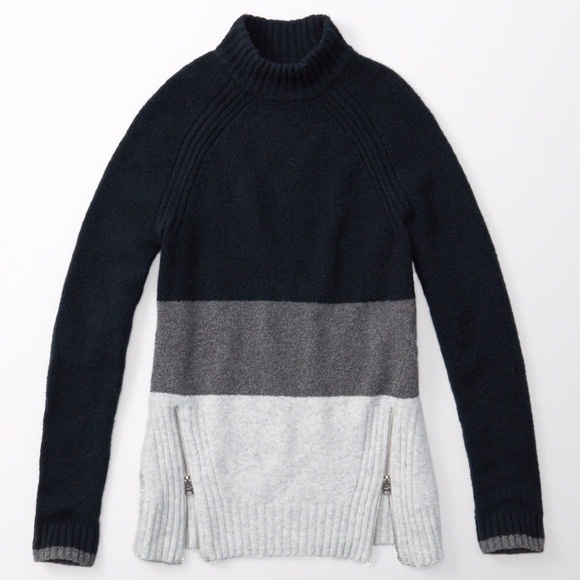 Abercrombie & Fitch Sweaters - A&F Black & Grey Color-block Zipper Turtleneck